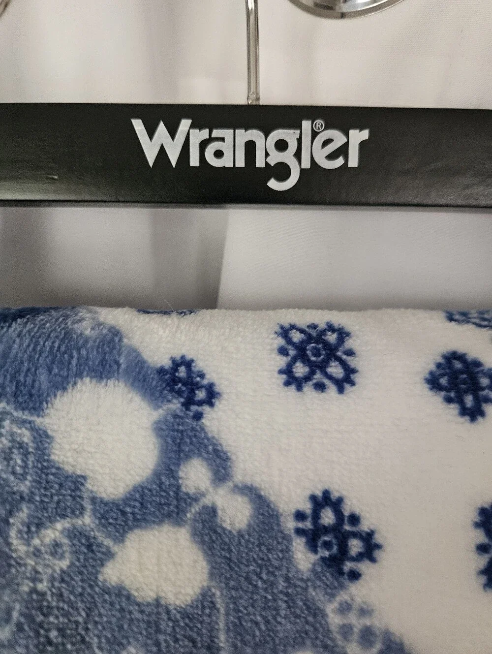 🤠 Wrangler Oversized Plush Throw Blanket – NWT | Blue Patchwork | Super Soft